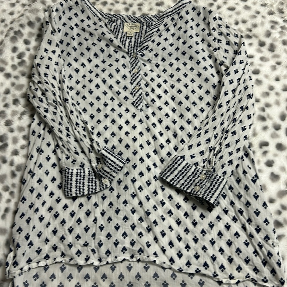 Quarter button up blouse